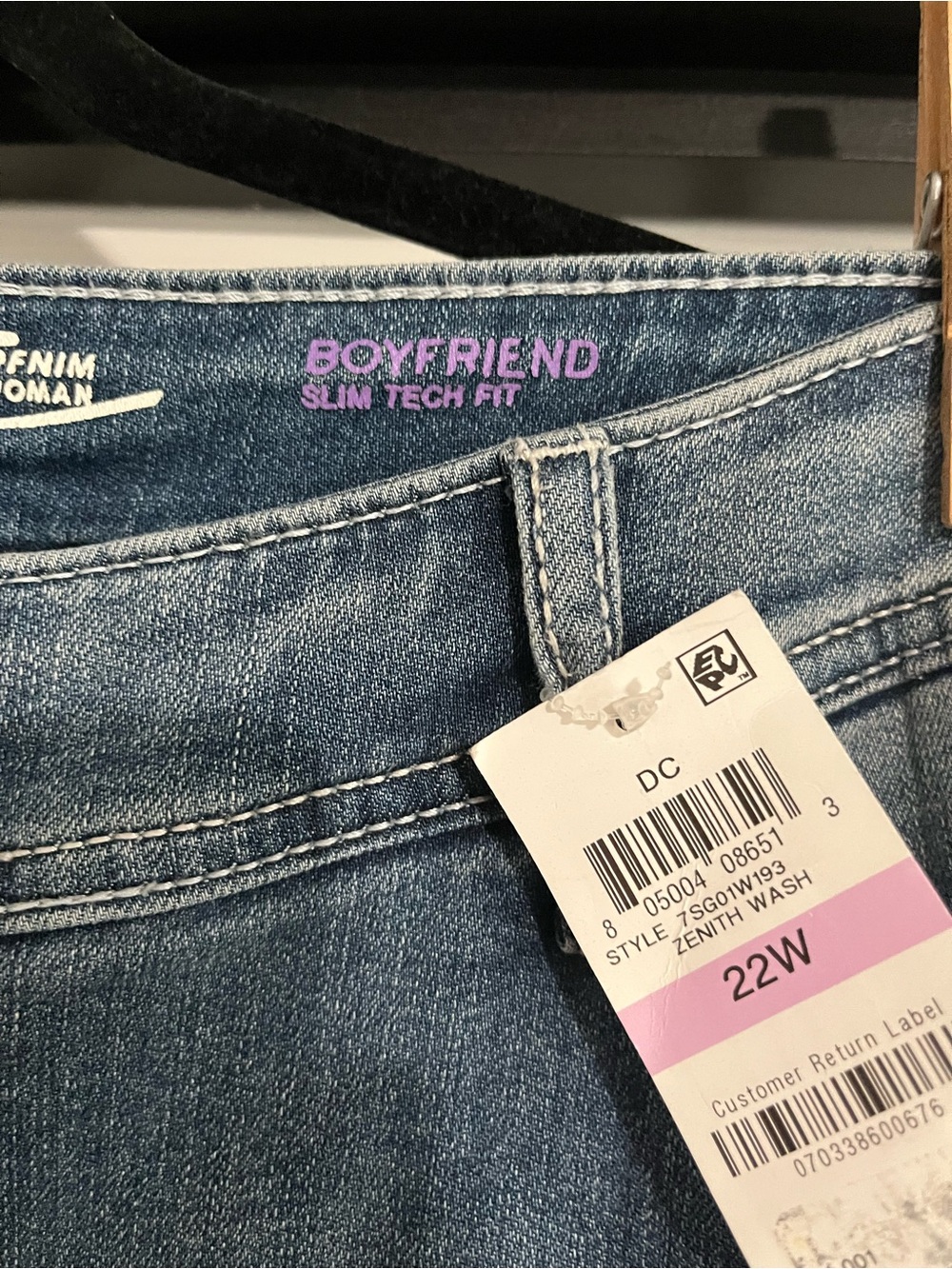 INC  Boyfriend Jeans - Picture 3 of 5